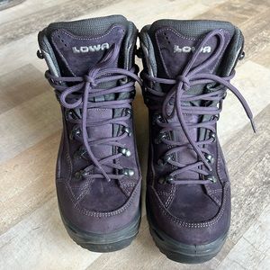 Lowa Renegade GTX Mid Hiking Boots - Women's